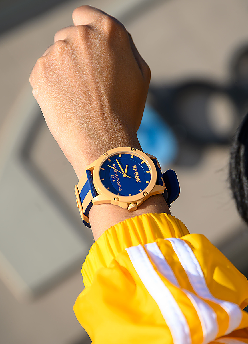 The Yard - SPGBK Unisex Blue and Yellow Silicone Band Watch ...